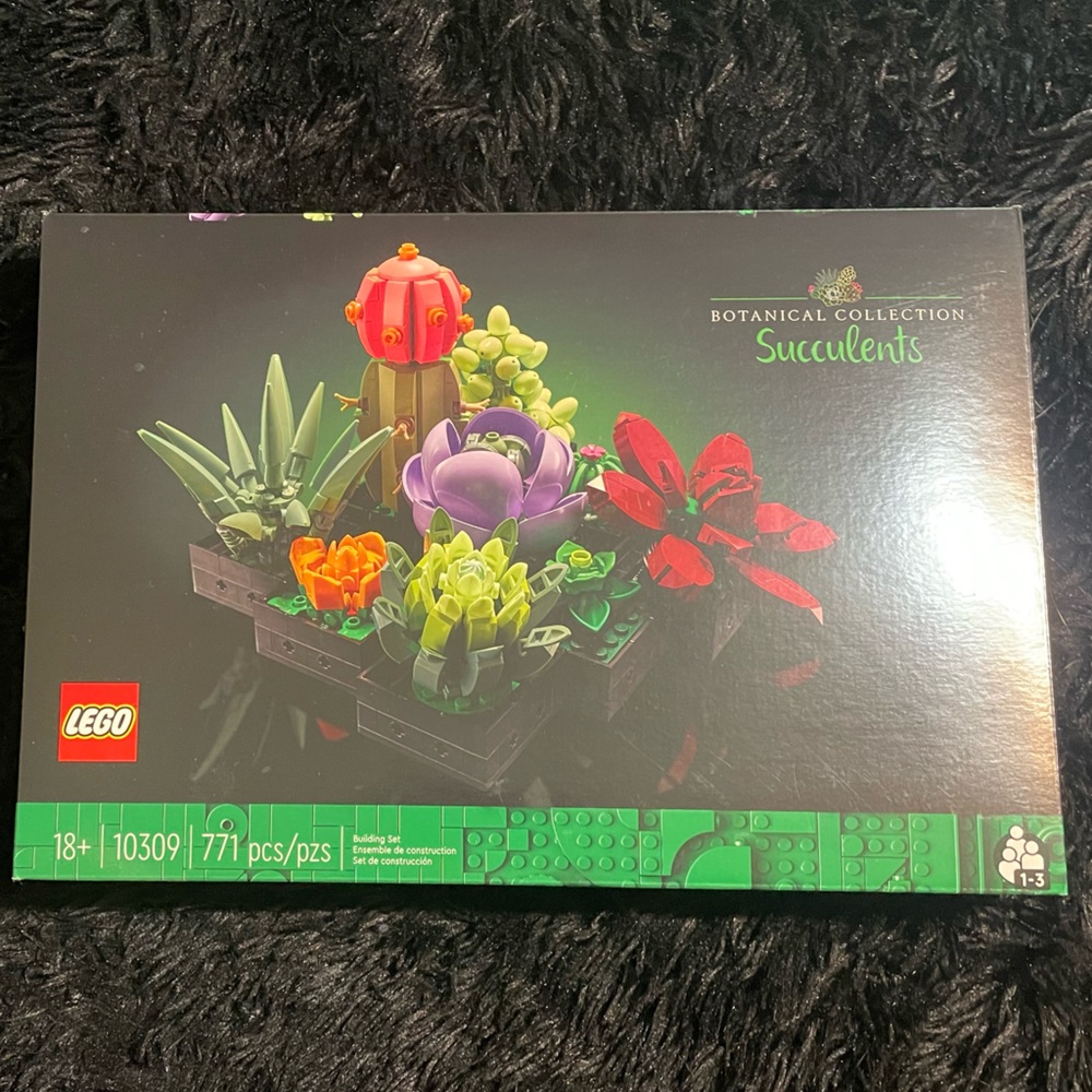 LEGO Botanical Collection with Red and Green Blooms